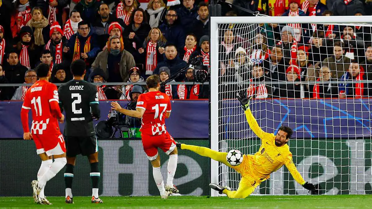 أول تعليق من أليسون بيكر بعد استبعاده من قائمة البرازيل