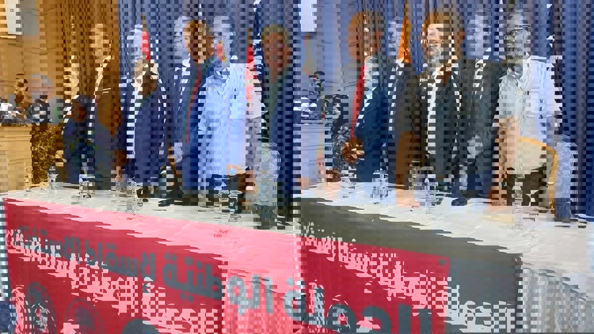 تونس.. أحزاب تقاضي الحكومة وهيئة الانتخابات