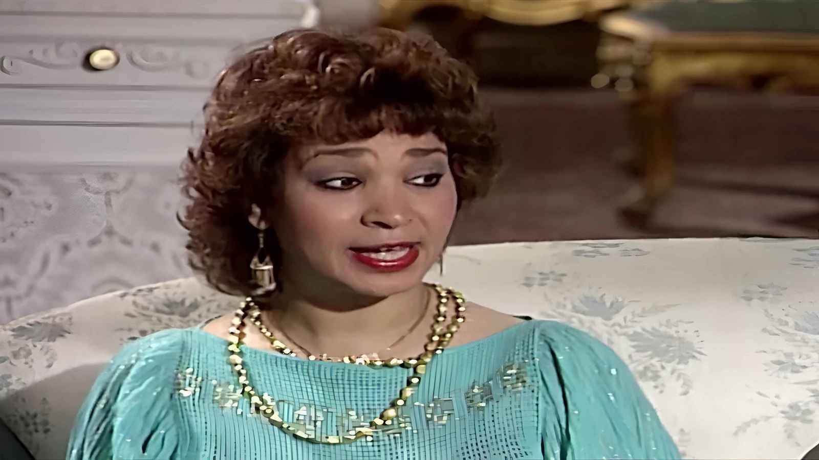 "بيحبني كفنانة".. عنايات صالح تكشف سبب طلاقها (فيديو)