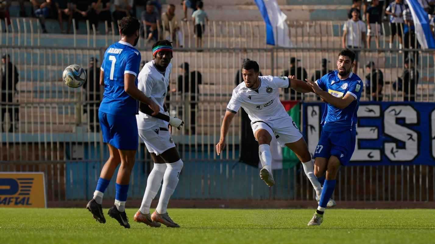 وفاق سطيف يحسم مستقبل مدربه أنطوان هاي بعد بداية كارثية بالدوري الجزائري