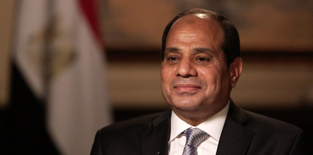 أثار جدلًا في الشارع المصري.. السيسي يقر قانون "الصحافة والإعلام الموحد"