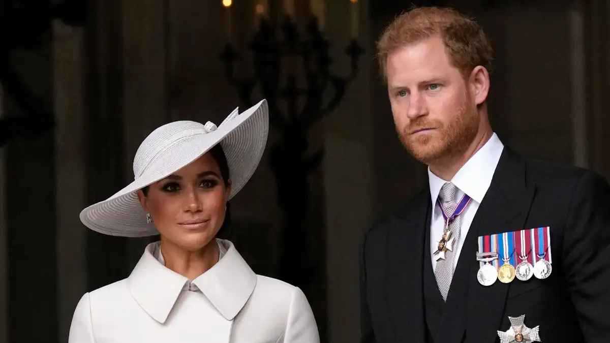 رحلة ميغان إلى باريس تثير الجدل حول علاقتها بالأمير هاري