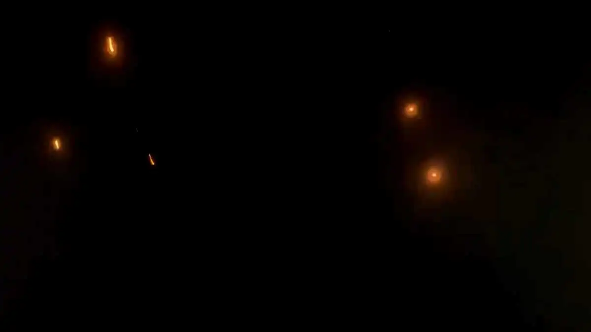 بعد تهديد ترامب.. "الحرس الثوري" الإيراني يجري مناورات صاروخية (فيديو)