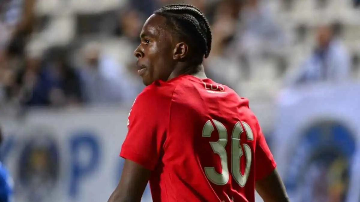 برشلونة ينقض على "ميسي الجديد"