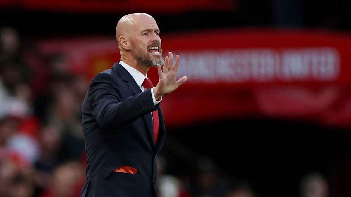 "أسطورة" يقود مانشستر يونايتد خلفًا لتين هاغ