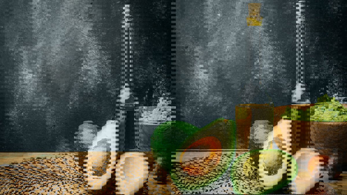 زيت الأفوكادو.. فوائد متعددة لشعر صحي وقوي