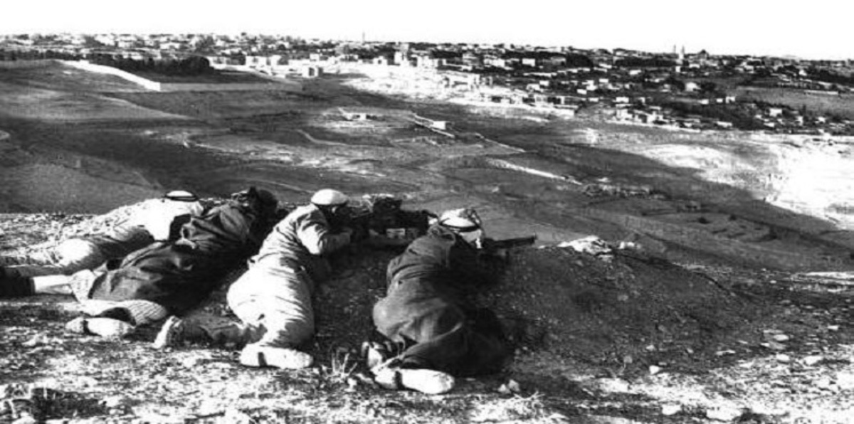 بالصور ..فلسطين والعراق تحتفيان بوفاة آخر جندي عراقي شارك في حرب 1948