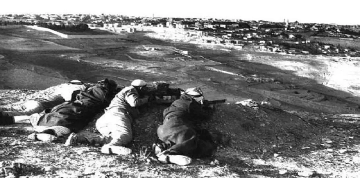 بالصور ..فلسطين والعراق تحتفيان بوفاة آخر جندي عراقي شارك في حرب 1948