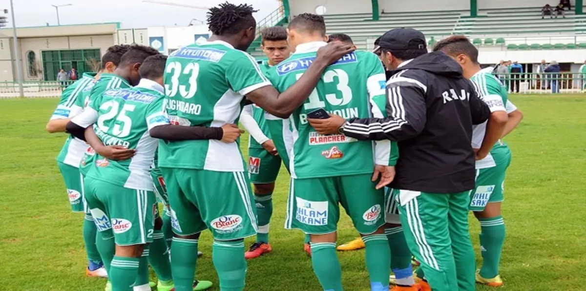 الرجاء يسحق الفاسي ويرتقي للمركز الثاني في الدوري المغربي