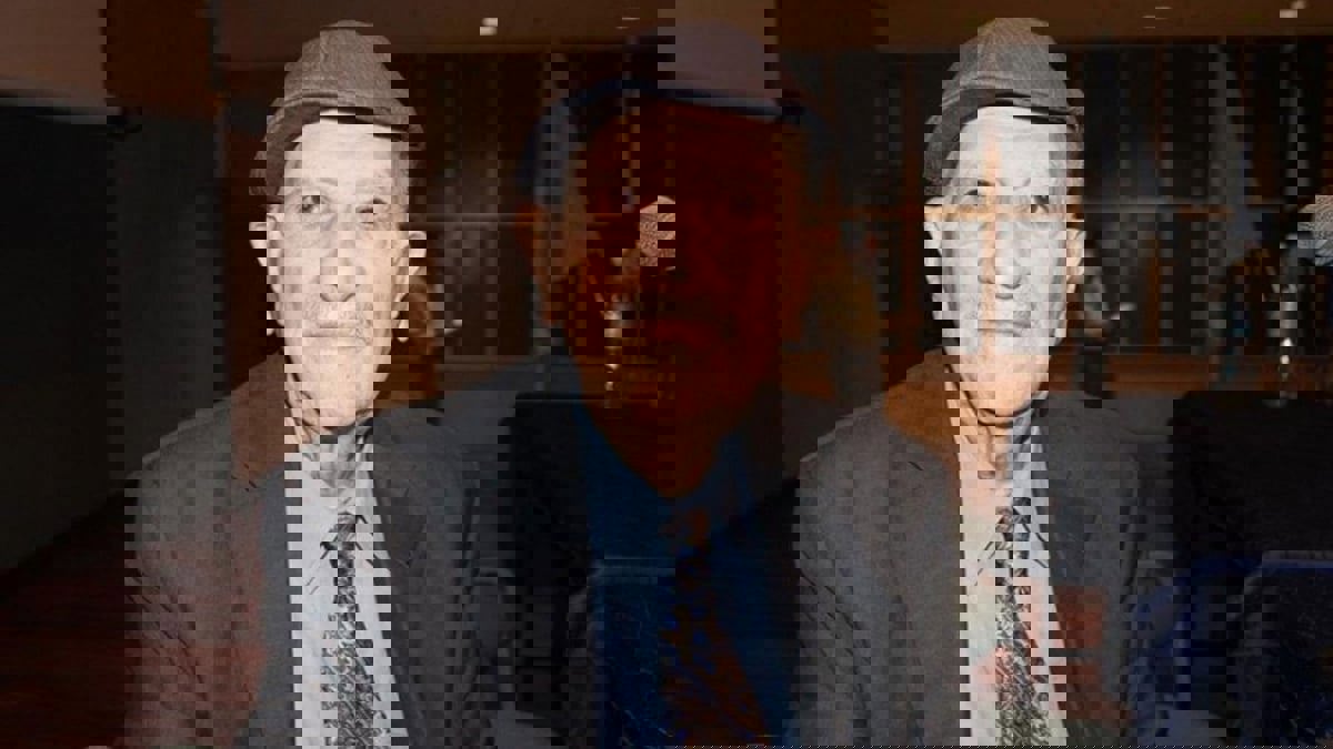 وفاة الشاعر والأديب الفلسطيني حنا أبو حنا