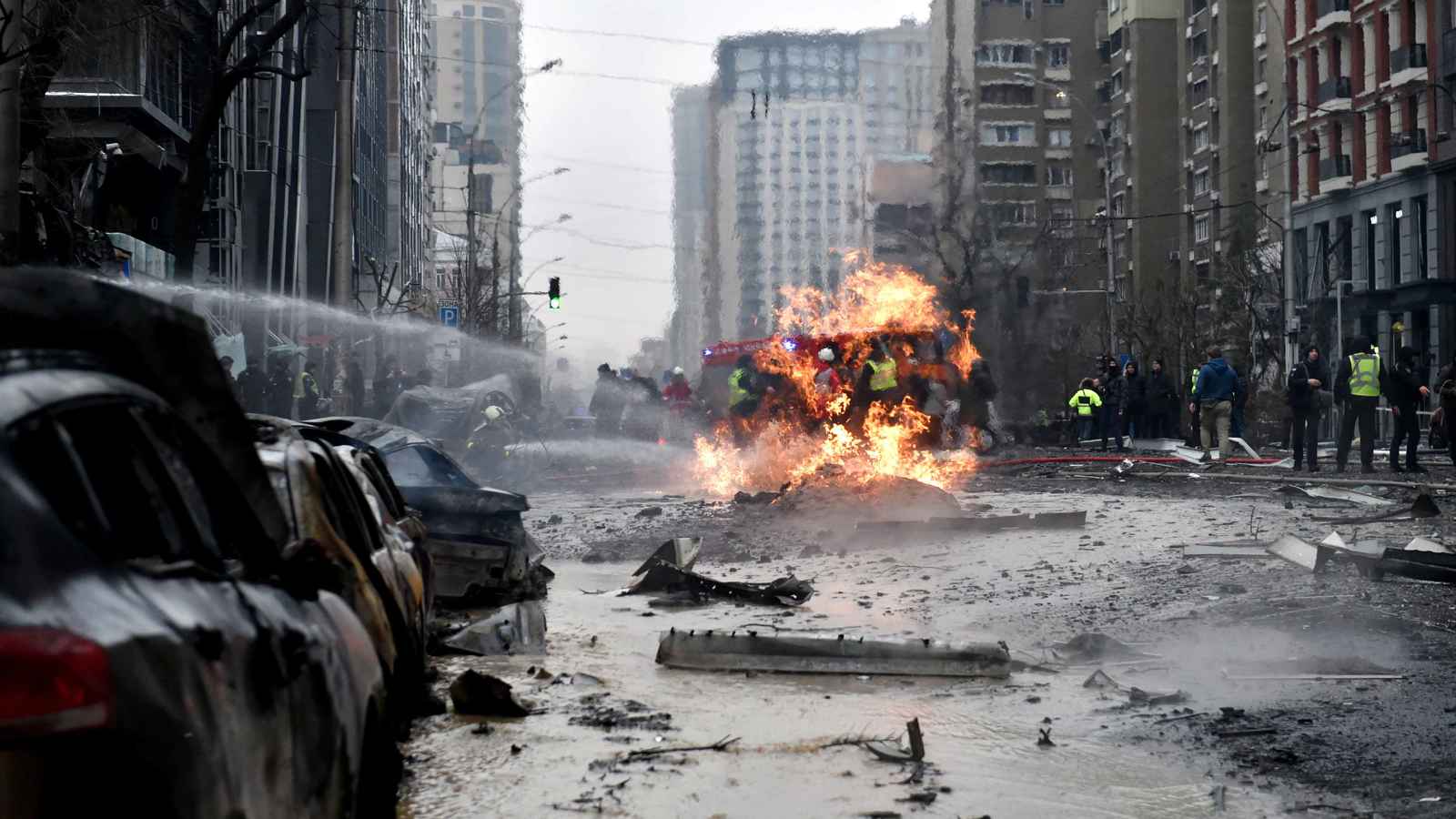 الهجوم الروسي على كييف ينذر بـ"إشعال" فتيل حرب أوسع