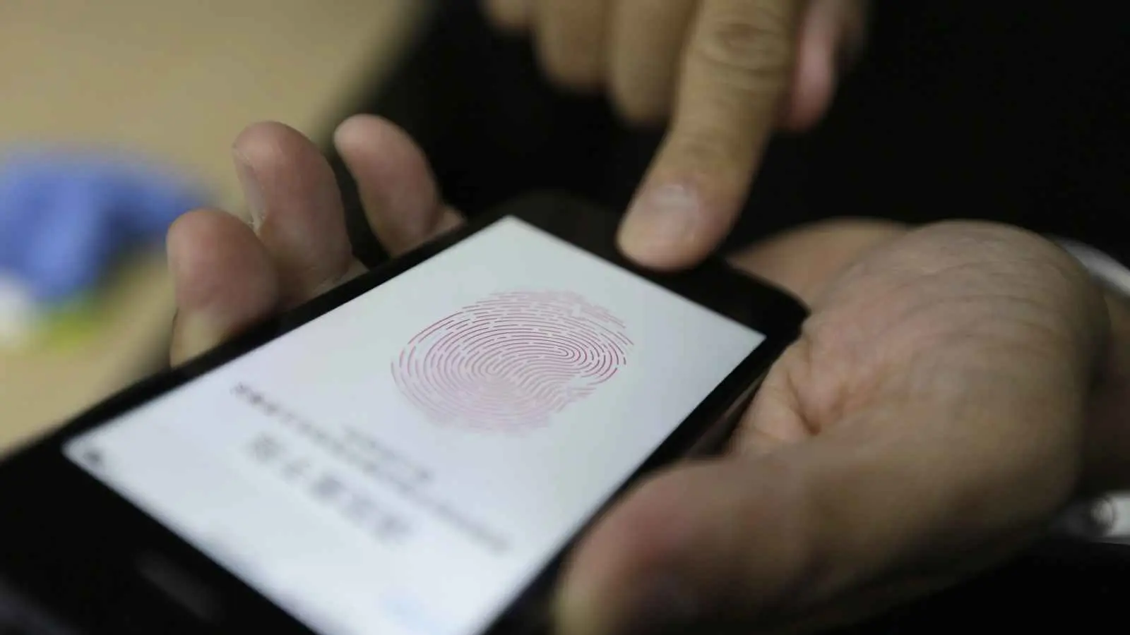 مع تطور "شاشات الشفاء الذاتي".. هل ينتظرنا مستقبل خالٍ من الخدوش؟