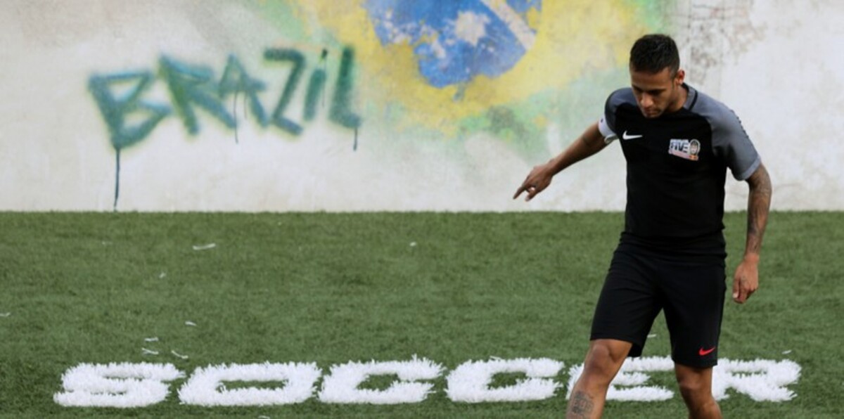 مؤسس فيسبوك يهزم نيمار باكتساح (فيديو)