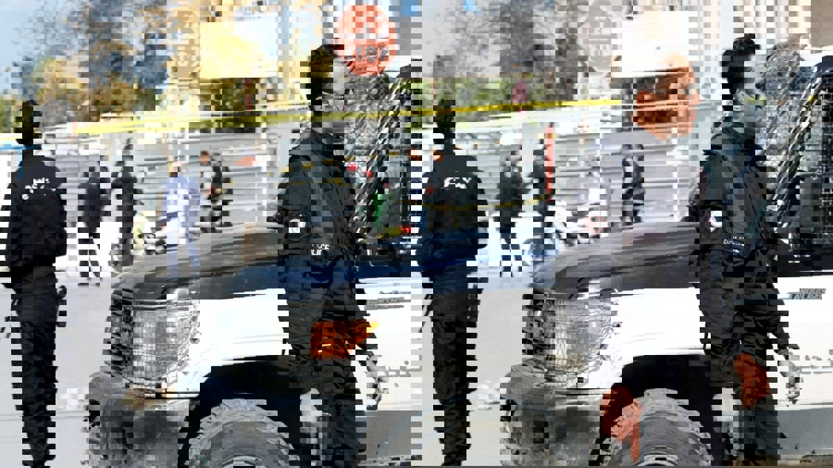 تونسي يحرق زوجته ويحاول حرق ابنته 

