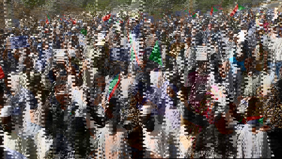 كيف علّقت الحكومة السودانية على المظاهرات المشتعلة في البلاد؟ 