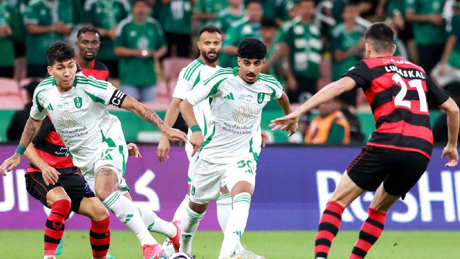 الأهلي يسحق الرياض في الدوري السعودي (فيديو)