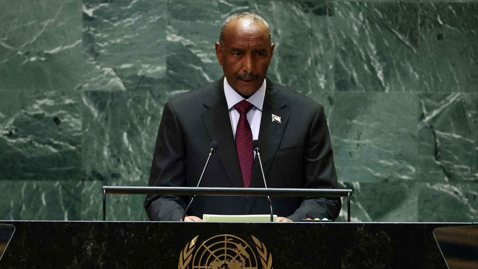 "اتهام الخارج".. حيلة البرهان للهروب من الأزمات