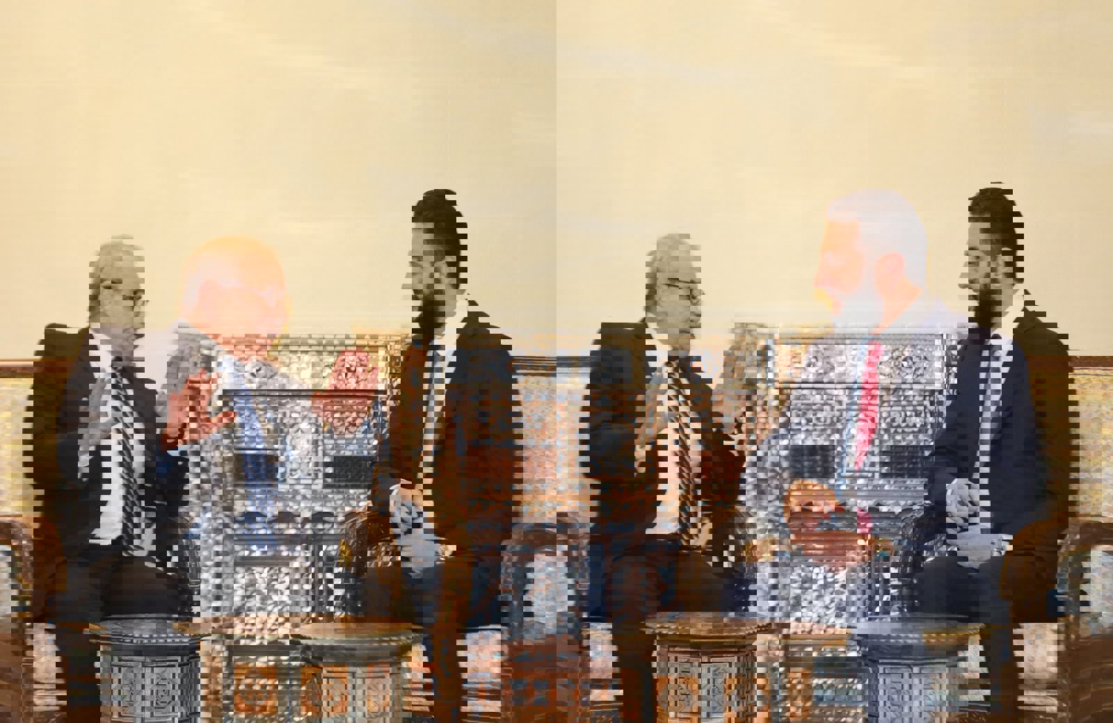 لبنان وسوريا على طريق جديد.. هل تُطوى صفحة الماضي؟