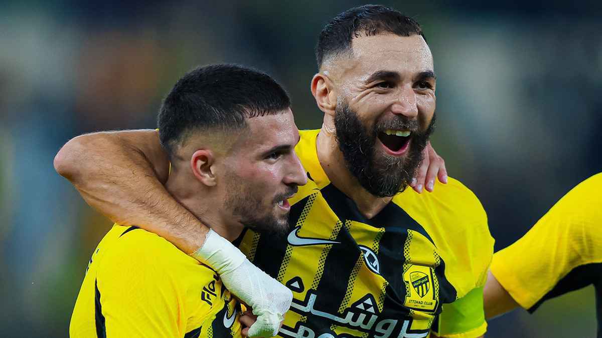 بنزيما يجهز للاتحاد "صفقة فرنسية" جديدة