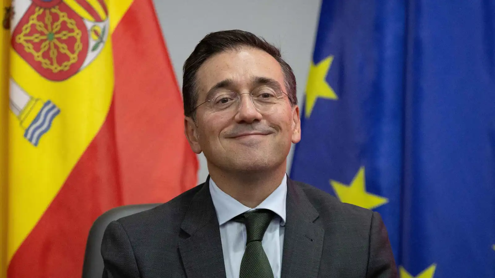 الاتحاد الأوروبي وإسبانيا يرفضان تهديدات ترامب بزيادة الرسوم على مدريد