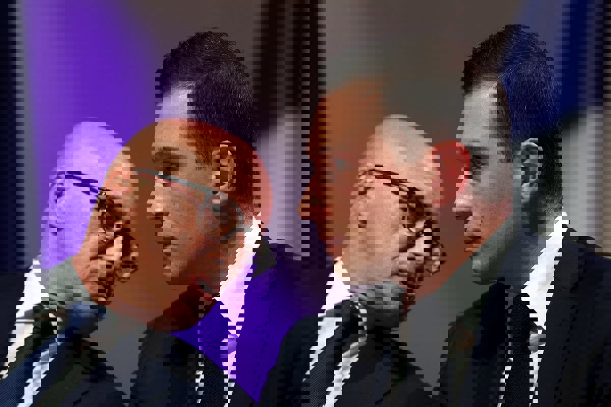 "الميل لليمين" يثير الانقسامات بصفوف جمهوريي فرنسا