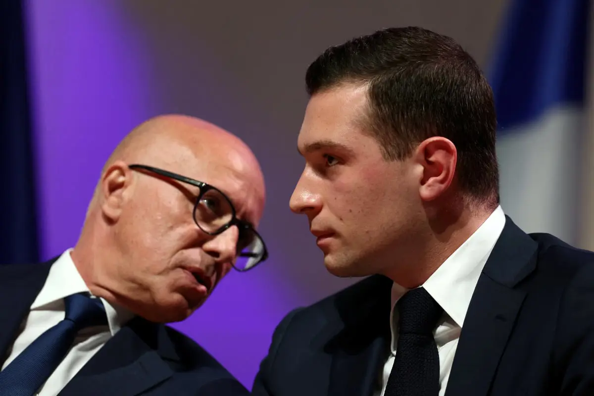 "الميل لليمين" يثير الانقسامات بصفوف جمهوريي فرنسا