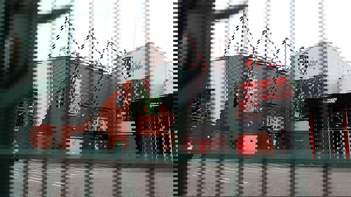 إصابة لاعب من نادي بورنموث الإنجليزي بفيروس كورونا