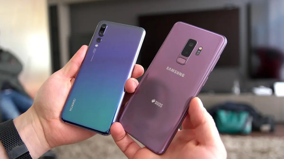 "سامسونغ" و "هواوي" تتنافسان على وضع ملامح سوق الهاتف المحمول في 2019