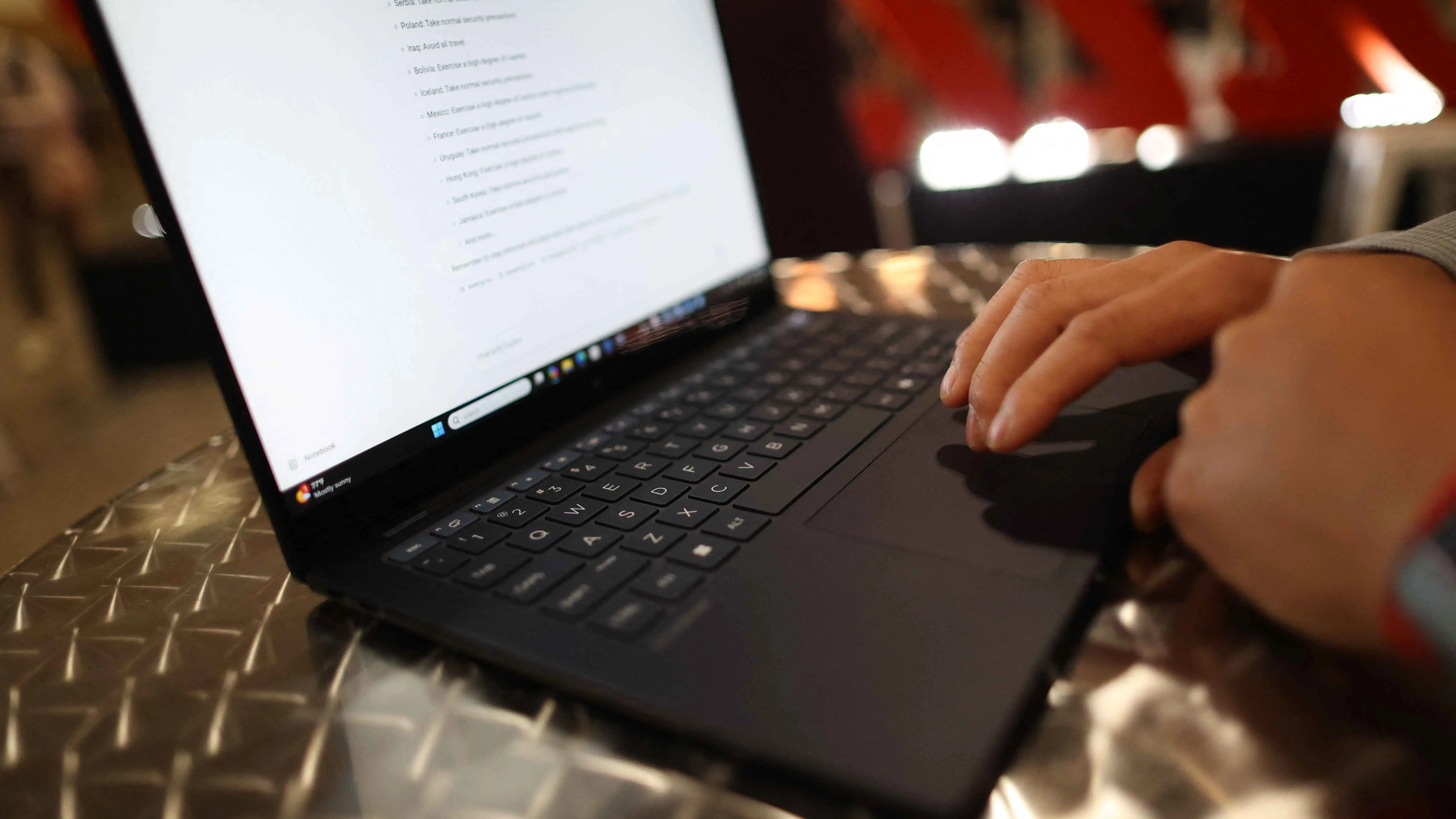 5 أخطاء شائعة تقضي على عمر حاسوبك المحمول عليك تجنبها