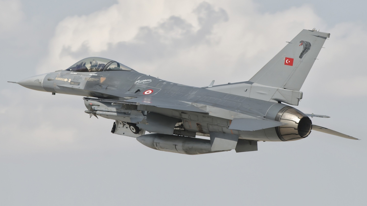 تركيا تعلن تدمير 15 هدفا للمسلحين الأكراد بشمال العراق

