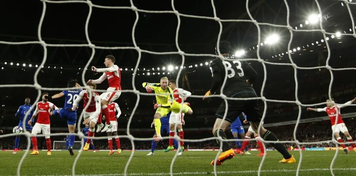 آرسنال يهزم ليستر.. وتوتنهام يضغط على تشيلسي بفوز جديد