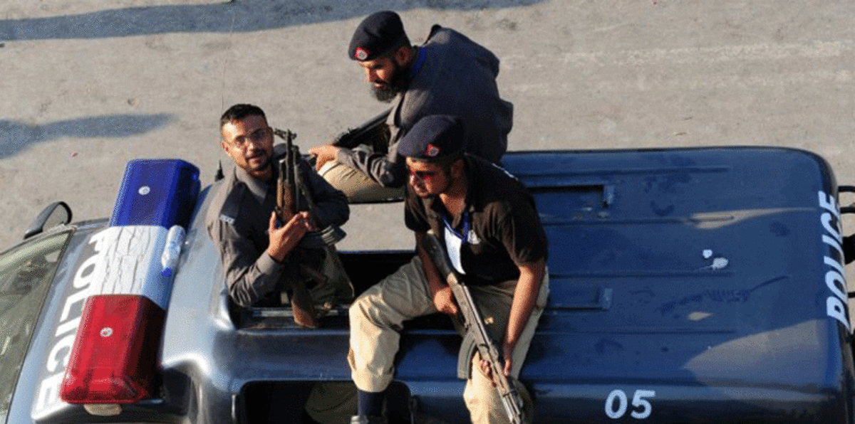 مقتل جنديين و4 مسلحين بهجوم على مركز تدريب عسكري في باكستان‎