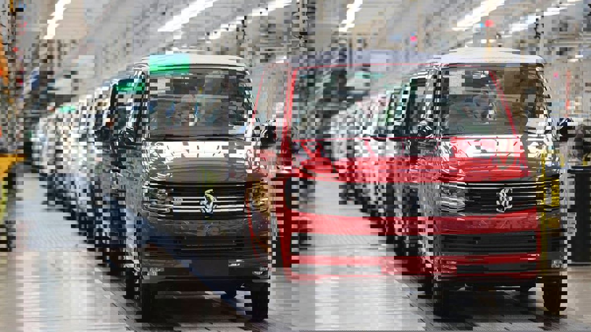 "كارثة" تضرب أبواب 200 ألف من سيارات فولكس فاغن