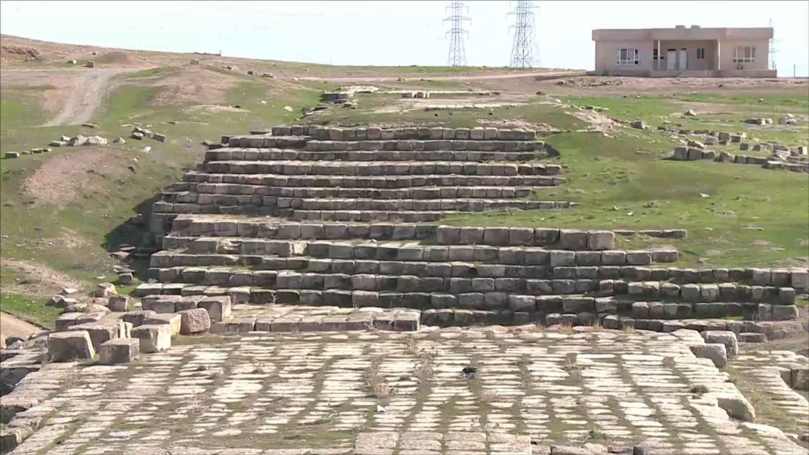 حذفته الشركة.. إعلان بموقع أثري يثير الجدل في العراق (صور)