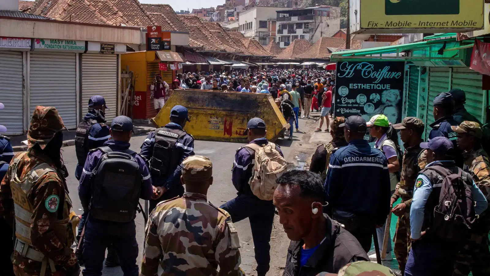 مدغشقر.. حظر التجوال في العاصمة بعد انفجار غضب الشباب