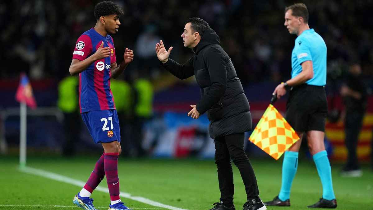 رسالة مفاجئة من والد لامين يامال إلى تشافي (صورة) | إرم نيوز