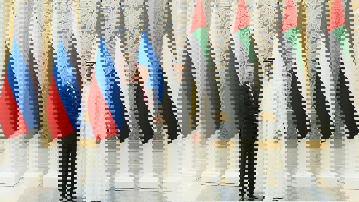 محمد بن زايد يستقبل بوتين في أبوظبي (فيديو وصور)