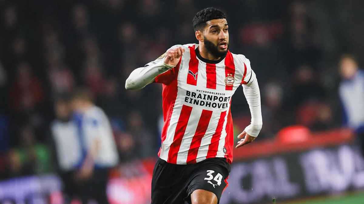 آيندهوفن يطلب رقمًا ضخمًا لبيع المغربي إسماعيل صيباري 