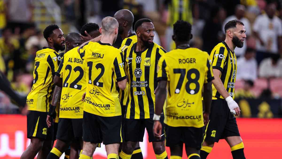 قوية وغير عادية.. عبدالله فلاته يفاجئ جمهور الاتحاد السعودي بـ"الميركاتو الناري"