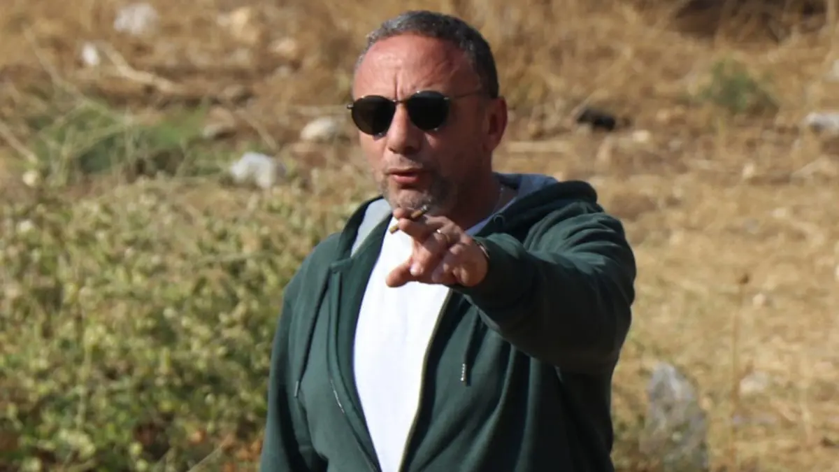 تشابه أسماء يحوّل المخرج باسل الخطيب إلى ناقد درامي