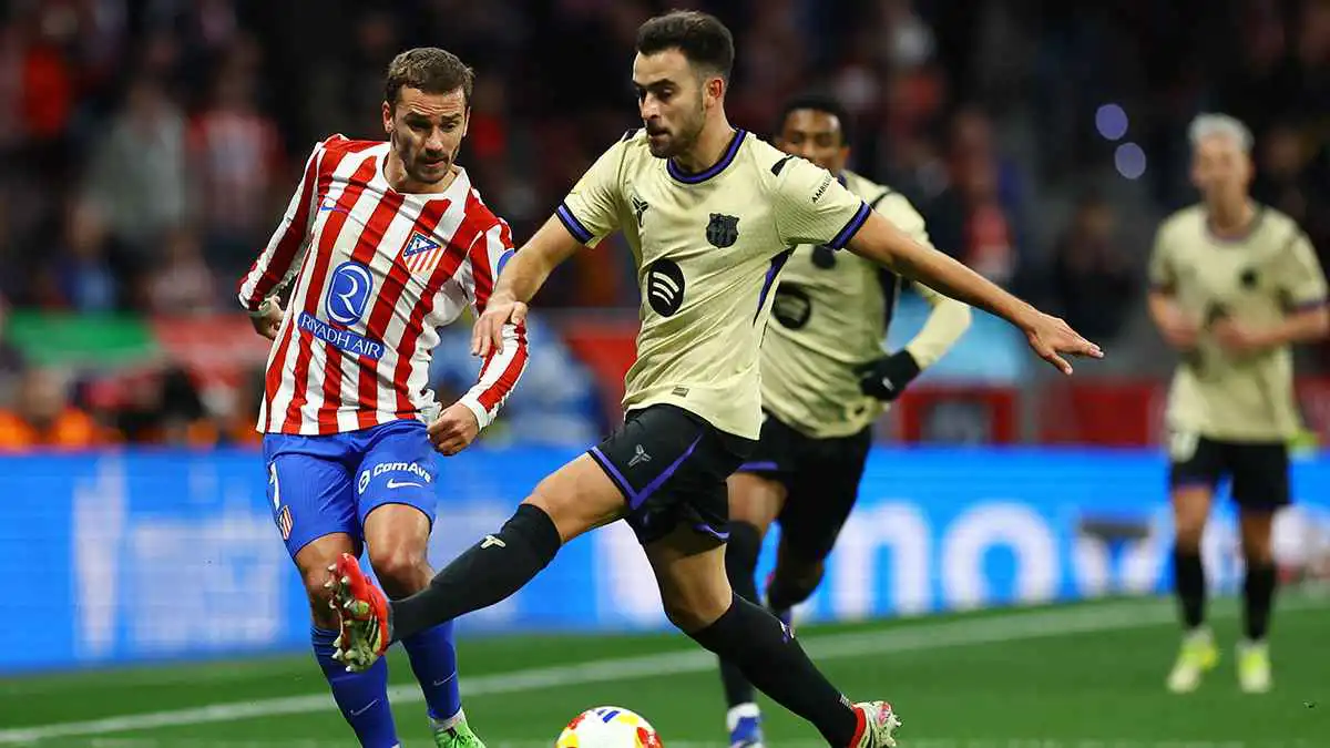 أول رد من أتلتيكو مدريد حول شكوى برشلونة من التحكيم في صدام كأس الملك