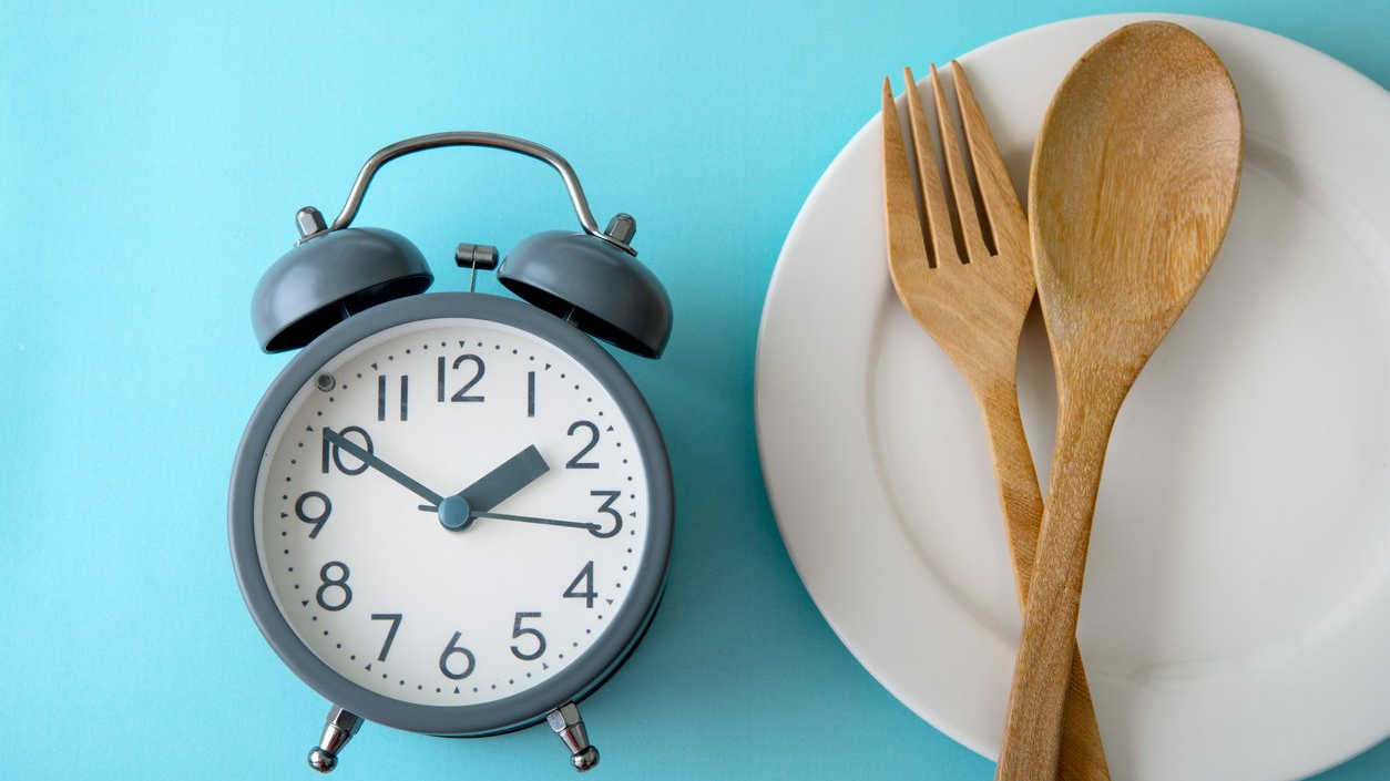 كيف يستجيب الجسم لفترات الصيام الطويلة؟