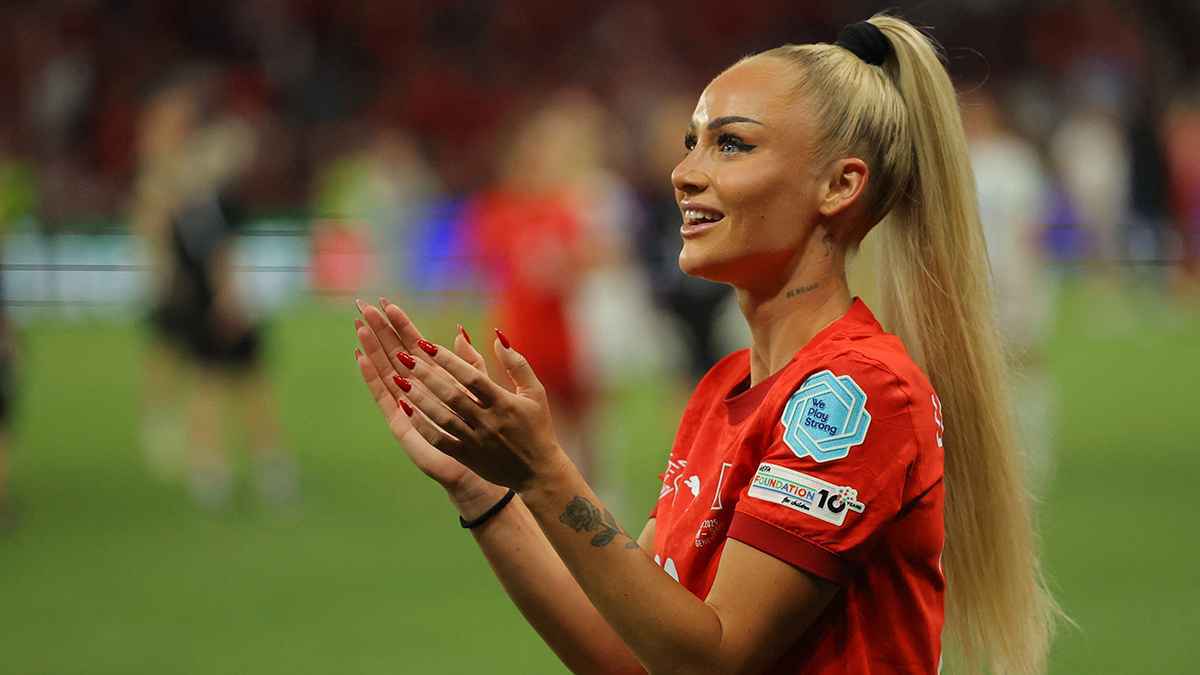 الصورة الأكثر انتشاراً.. عمليات التجميل تغيّر وجه أليشا ليمان تماماً (شاهد)