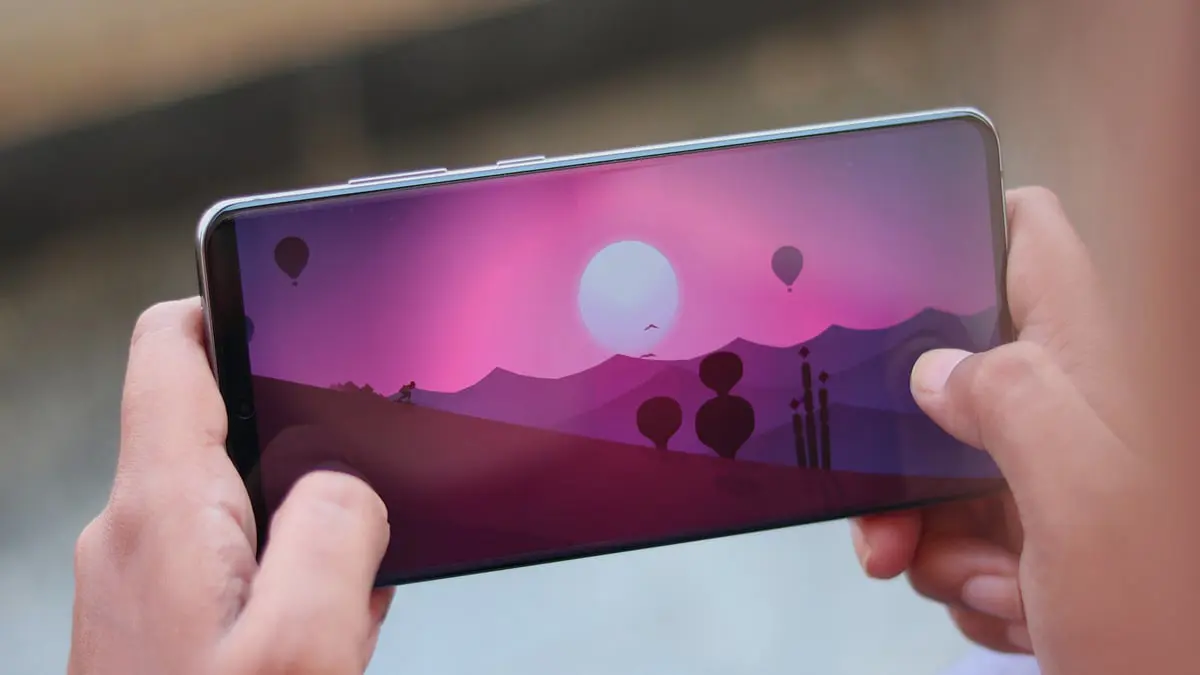 تقرير: هواتف أبل تتفوق على منافسيها بشاشات OLED من سامسونغ