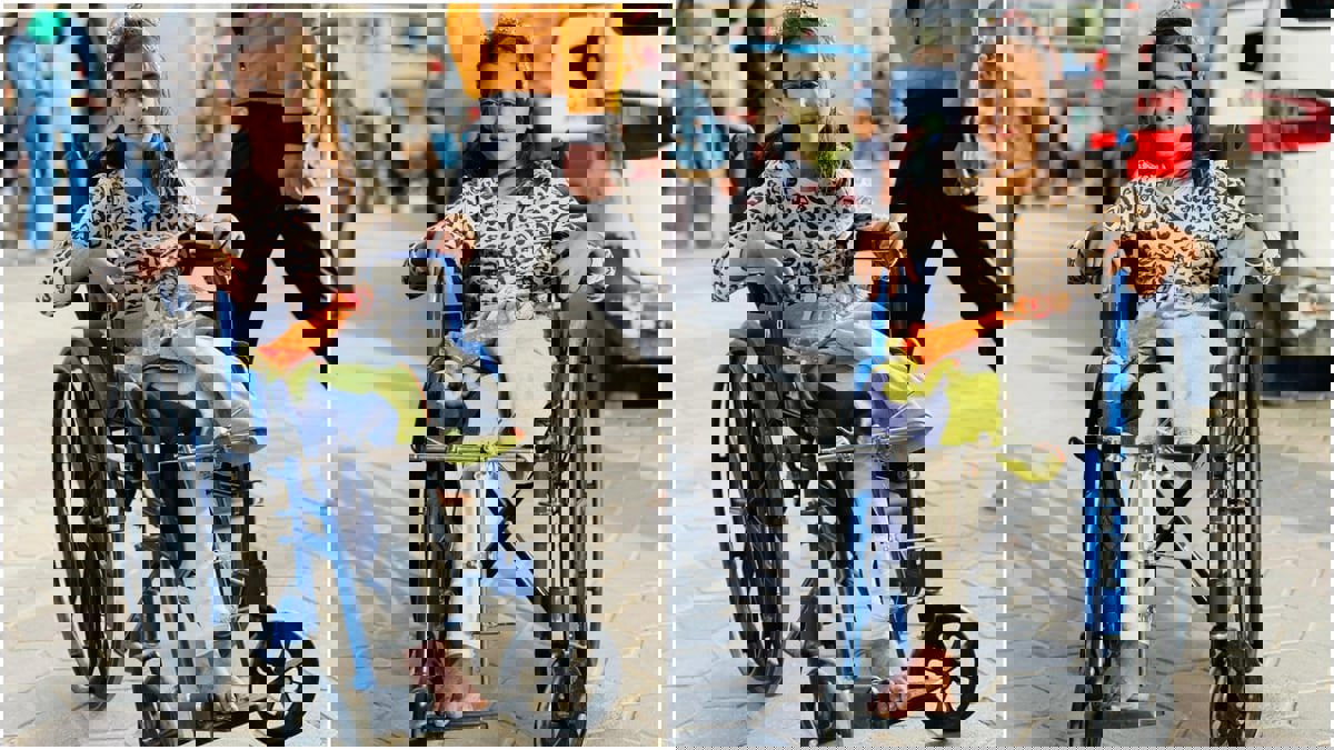 فقدت ساقها بقصف غزة.. الطفلة قمر: لن يُجهضوا حلمي بأن أصبح طبيبة أطفال

