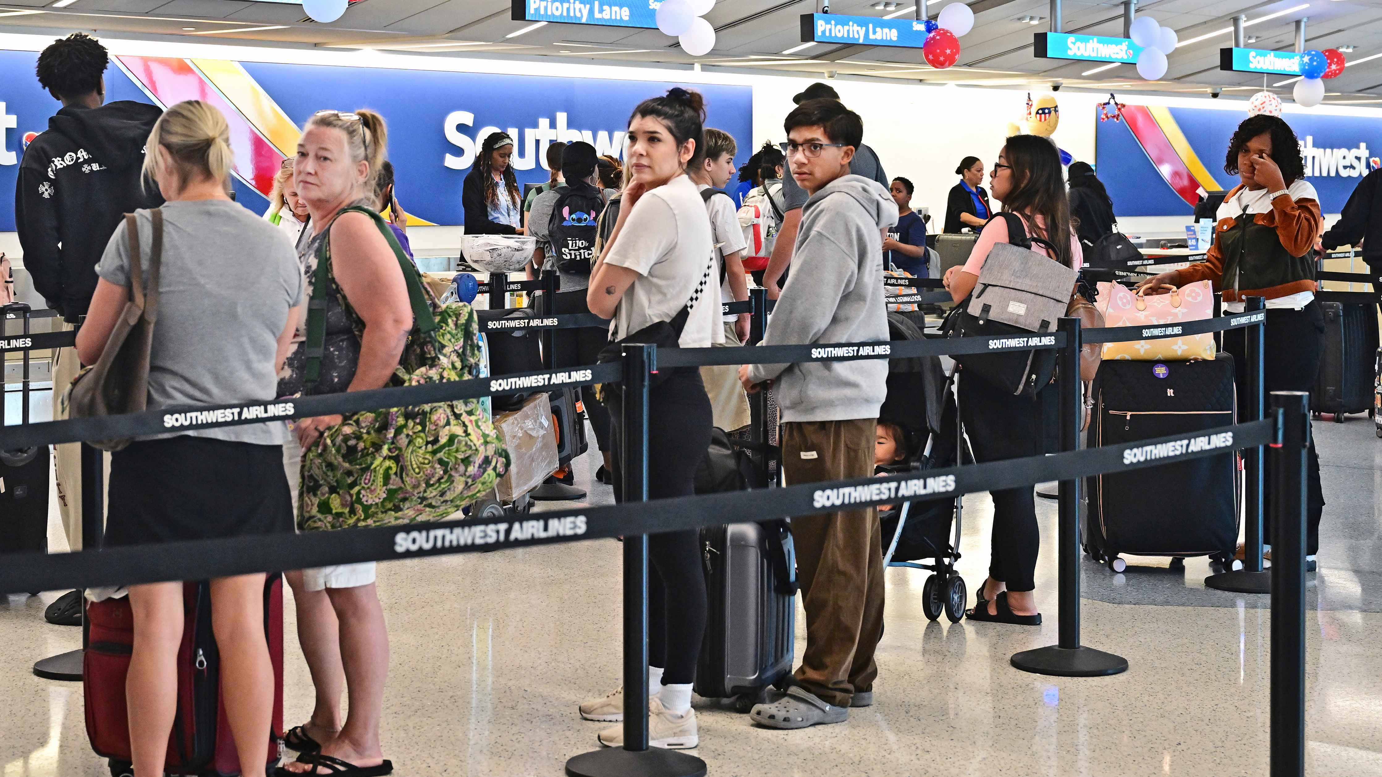 تكاليف المعيشة تدفع الأمريكيين لإلغاء إجازة الصيف