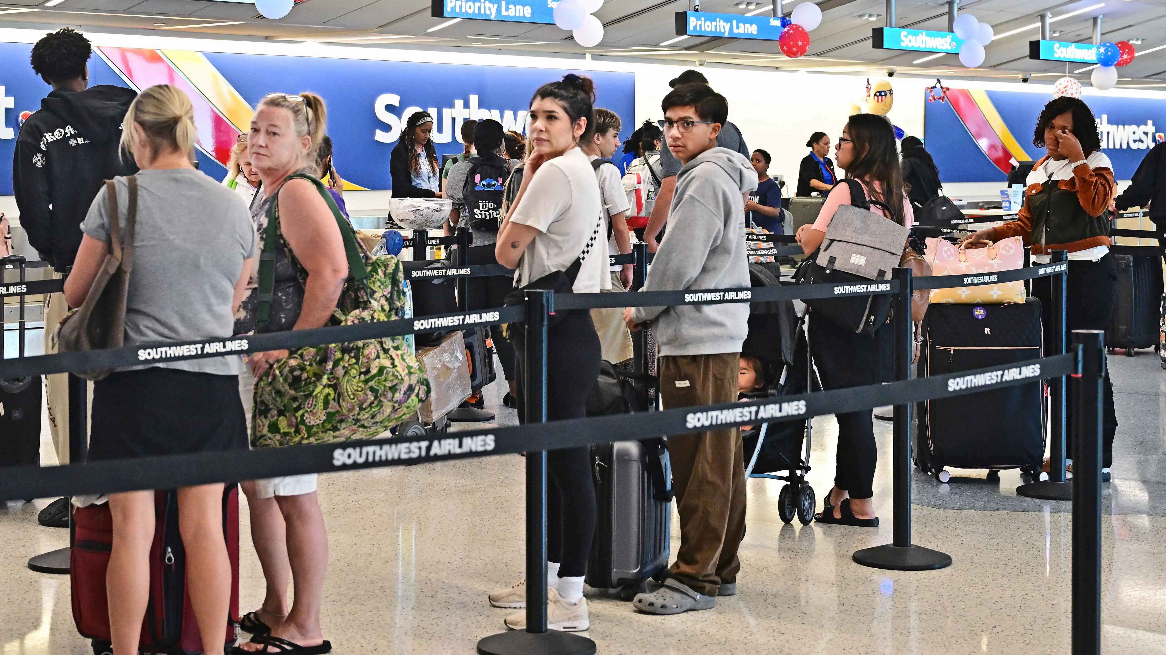 تكاليف المعيشة تدفع الأمريكيين لإلغاء إجازة الصيف