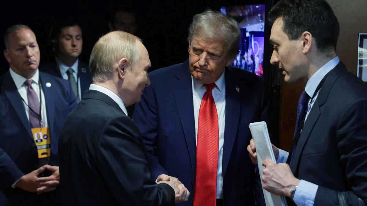 بعد قمة ألاسكا.. ترامب يعمل بنصيحة بوتين بشأن الاقتراع البريدي