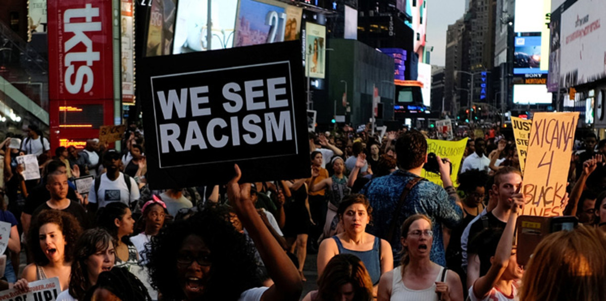 وزيرة العدل الأمريكية.. الشرطة واقعة تحت حصار بعد الهجمات الأخيرة