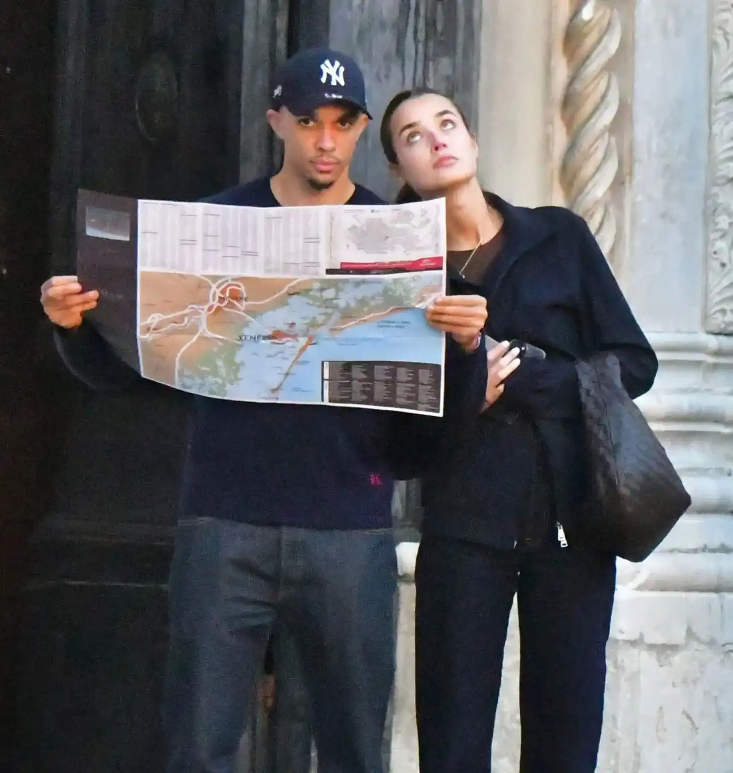 أرنولد وصديقته